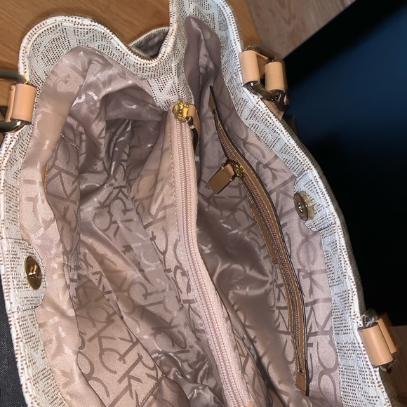 Calvin Klein Handbag - Picture 7 of 9